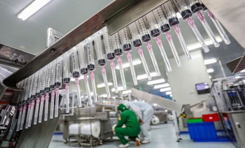 火炬高新區企業動態 威高工廠插上“數字翅膀”，實現“生產全掌控，一屏覽車間”