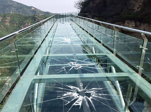 玻璃棧道4D/5DLED顯示屏